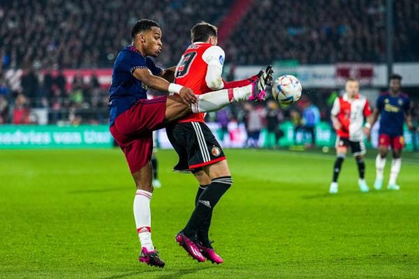 Arsenal sign Timber from Ajax in €40m deal